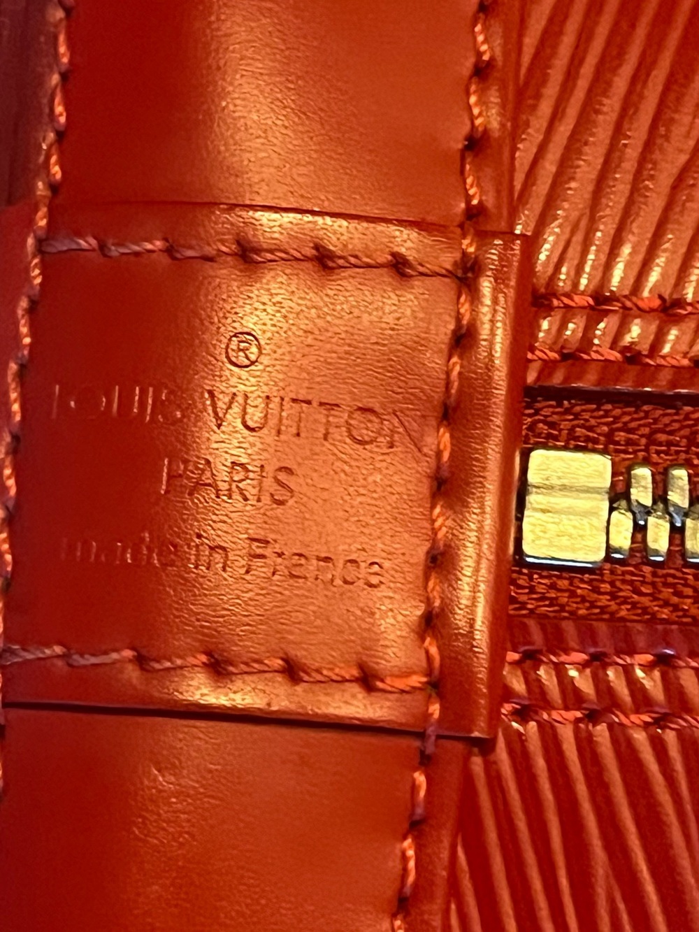 Pre-owned Authentic Louis Vuitton Epi Leather Satchel in Deep Red - Picture 6 of 10